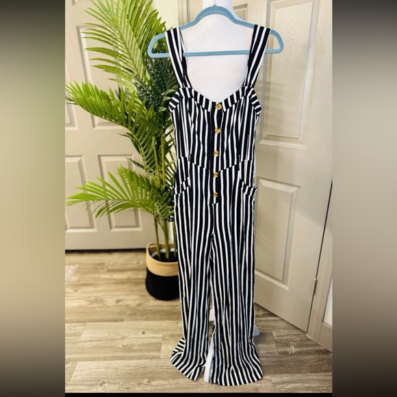 Free People Elegant Striped Black and White Women's Jumpsuit Size 2 - Picture 1 of 8